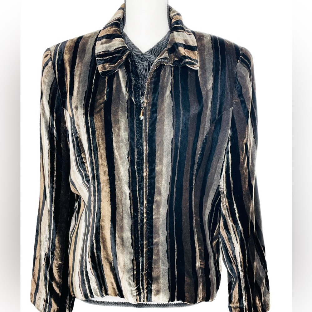 Vintage Town & Travel Women's Velour Chenille Multicolor Striped Zip Jacket